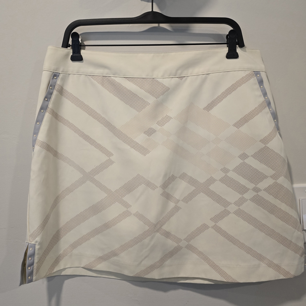 Elegant Cream Skort with Subtle Patterns